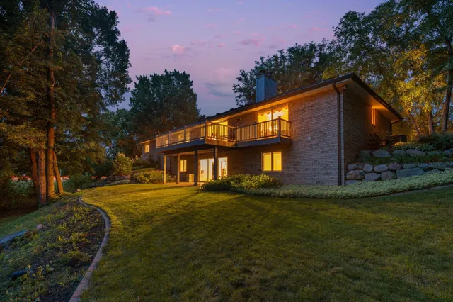 $1,100,000 | 481 Peavey Lane, Wayzata, MN 55391
