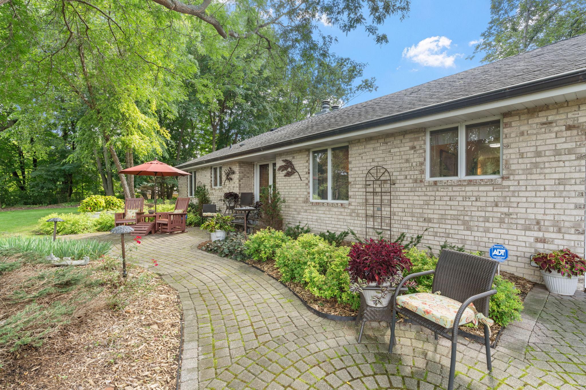 481 Peavey Lane Wayzata, MN 55391 - Photo 5 of 55