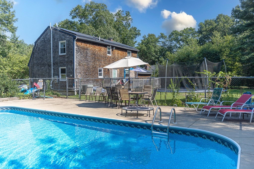 153 Bay Road Easton, MA 02356 - Photo 4 of 21 Gallery Image 4