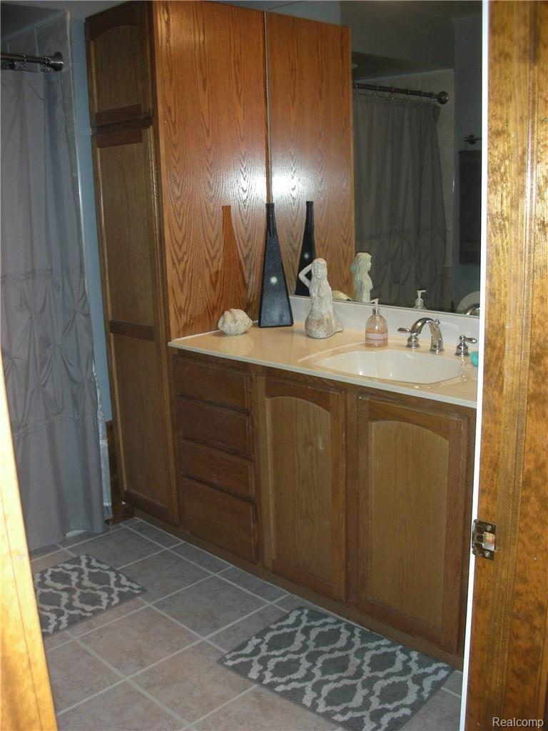 4122 Pierce Road Lapeer, MI 48446 - Photo 23 of 42 015.JPG