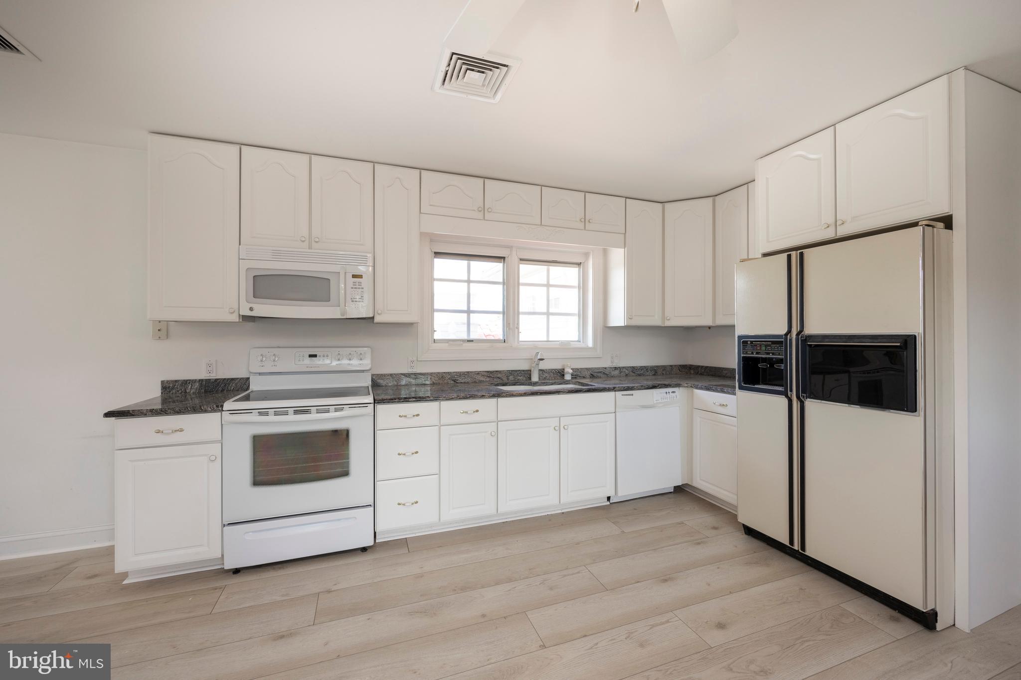 1956 Hunt Valley Road Lansdale, PA 19446 - Photo 63 of 96 2nd Floor In Law Kitchen