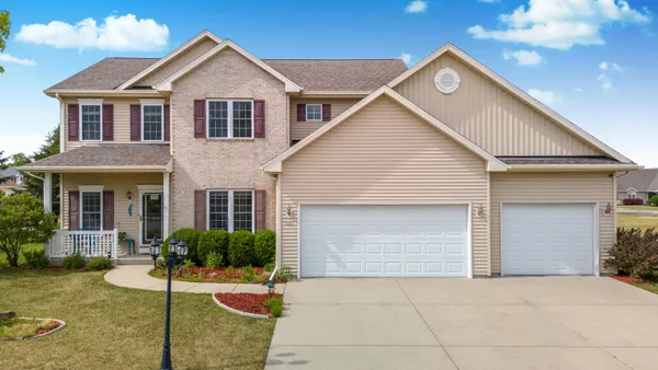$400,000 | 282 Lakeview Drive, Whitewater, WI 53190