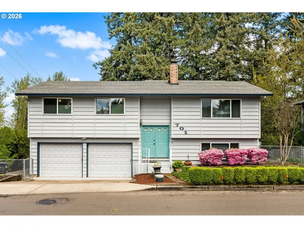 $479,900 | 701 Northeast Foothills Drive, Estacada, OR 97023