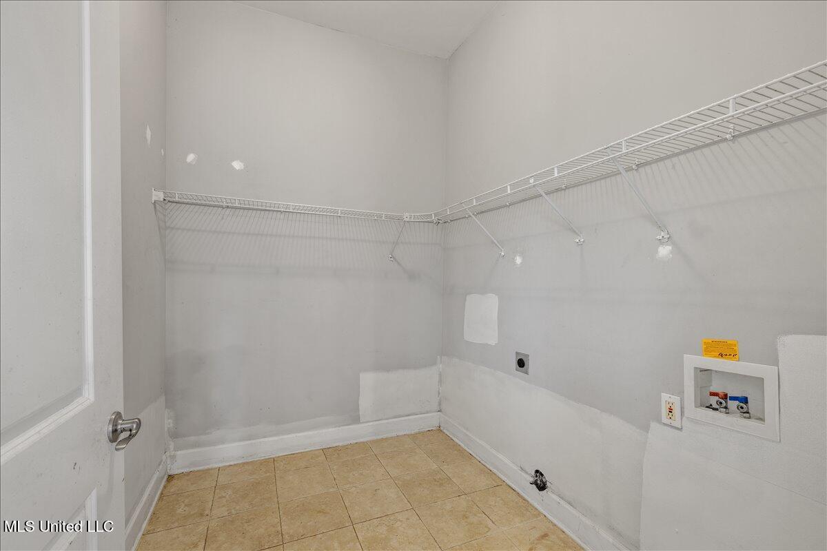 4784 Austin Road Nesbit, MS 38651 - Photo 20 of 48 20-Laundry