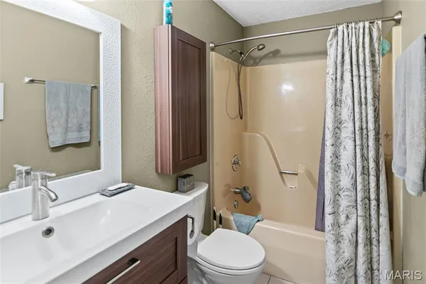 $399,900 | 1382 Biscay Drive, Edwardsville, IL 62025