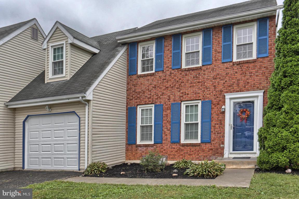 9 Guilder Place Lititz, PA 17543 - Photo 2 of 27