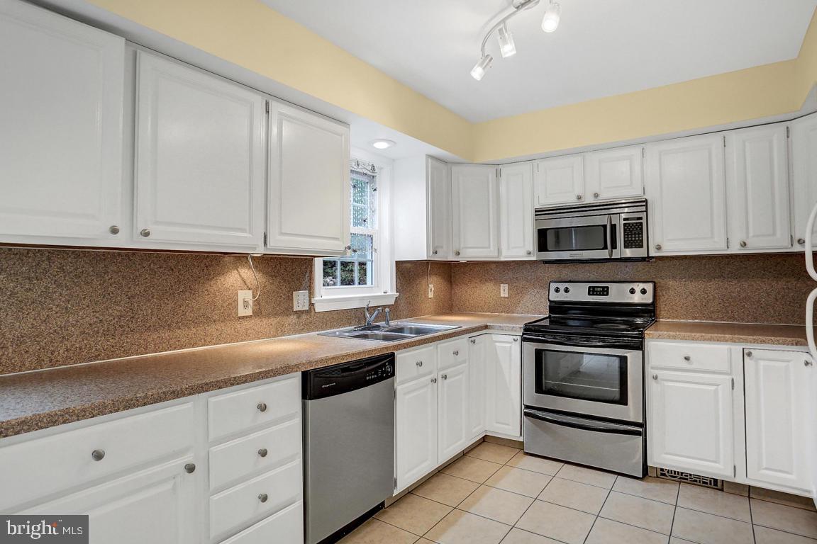 9 Guilder Place Lititz, PA 17543 - Photo 12 of 27
