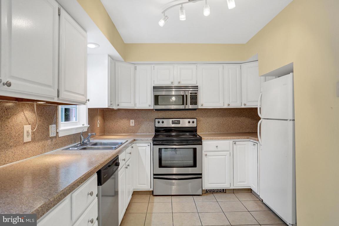 9 Guilder Place Lititz, PA 17543 - Photo 13 of 27