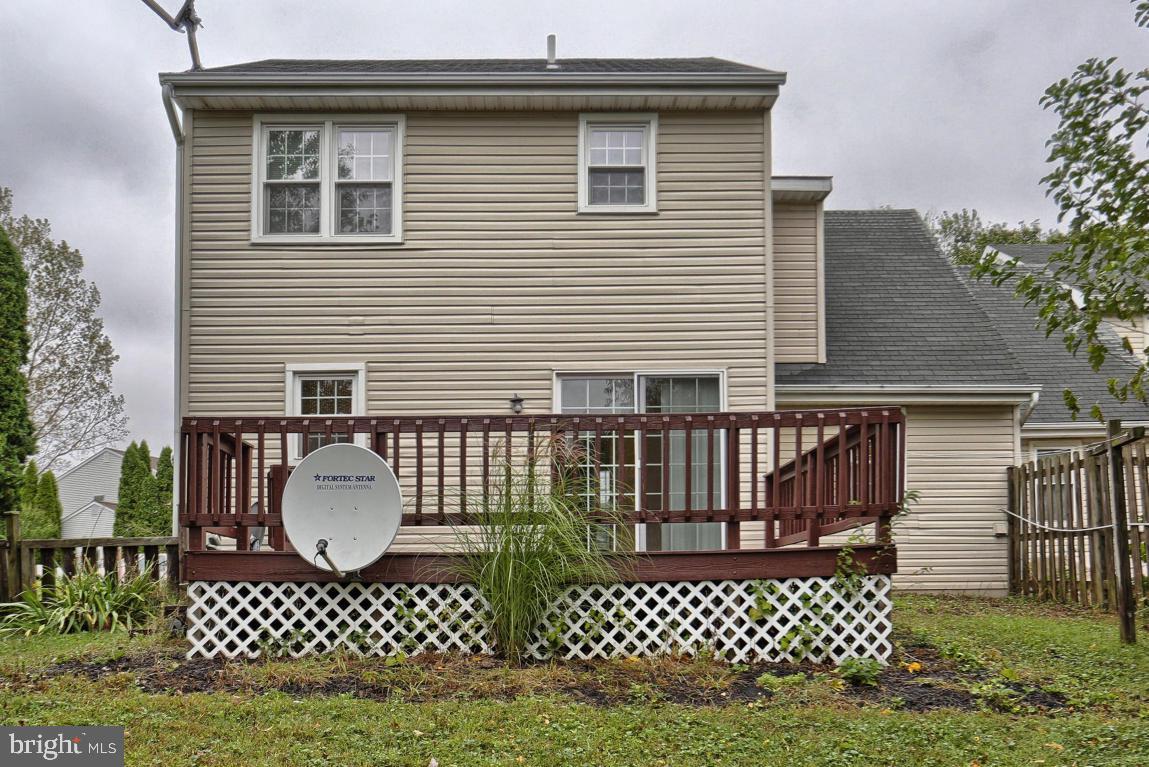 9 Guilder Place Lititz, PA 17543 - Photo 3 of 27