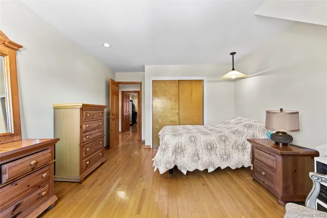 $1,150,000 | 4 John Bean Court, Port Washington, NY 11050