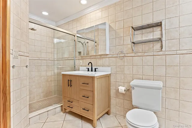 $1,150,000 | 4 John Bean Court, Port Washington, NY 11050