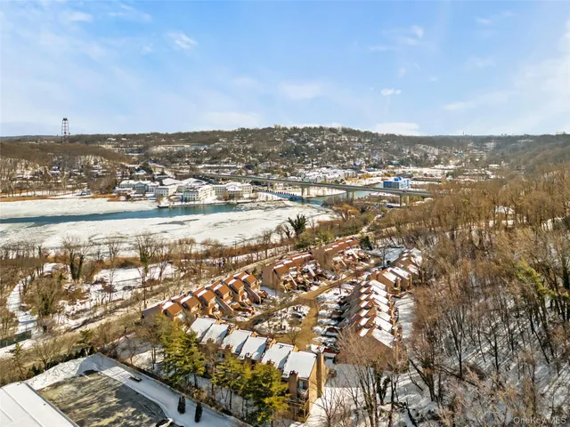 $1,150,000 | 4 John Bean Court, Port Washington, NY 11050