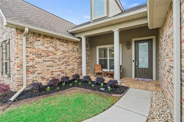 $385,000 | 657 Pine Grove Loop, Madisonville, LA 70447