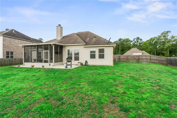 $385,000 | 657 Pine Grove Loop, Madisonville, LA 70447