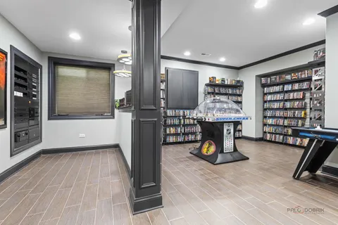$1,650,000 | 1025 South Vail Avenue, Arlington Heights, IL 60005