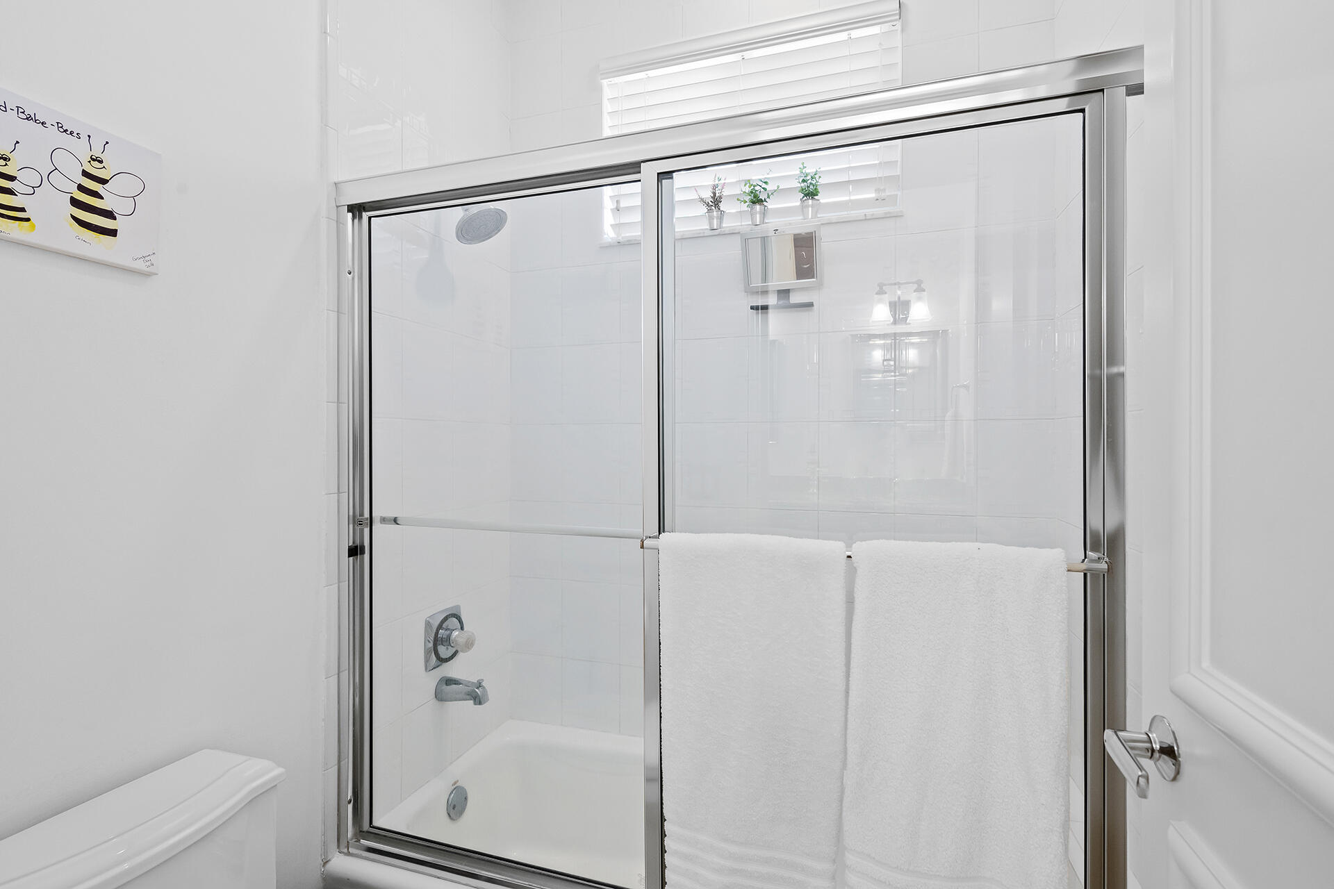 6302 Northwest 30th Avenue Boca Raton, FL 33496 - Photo 27 of 36 Secondary Bathroom