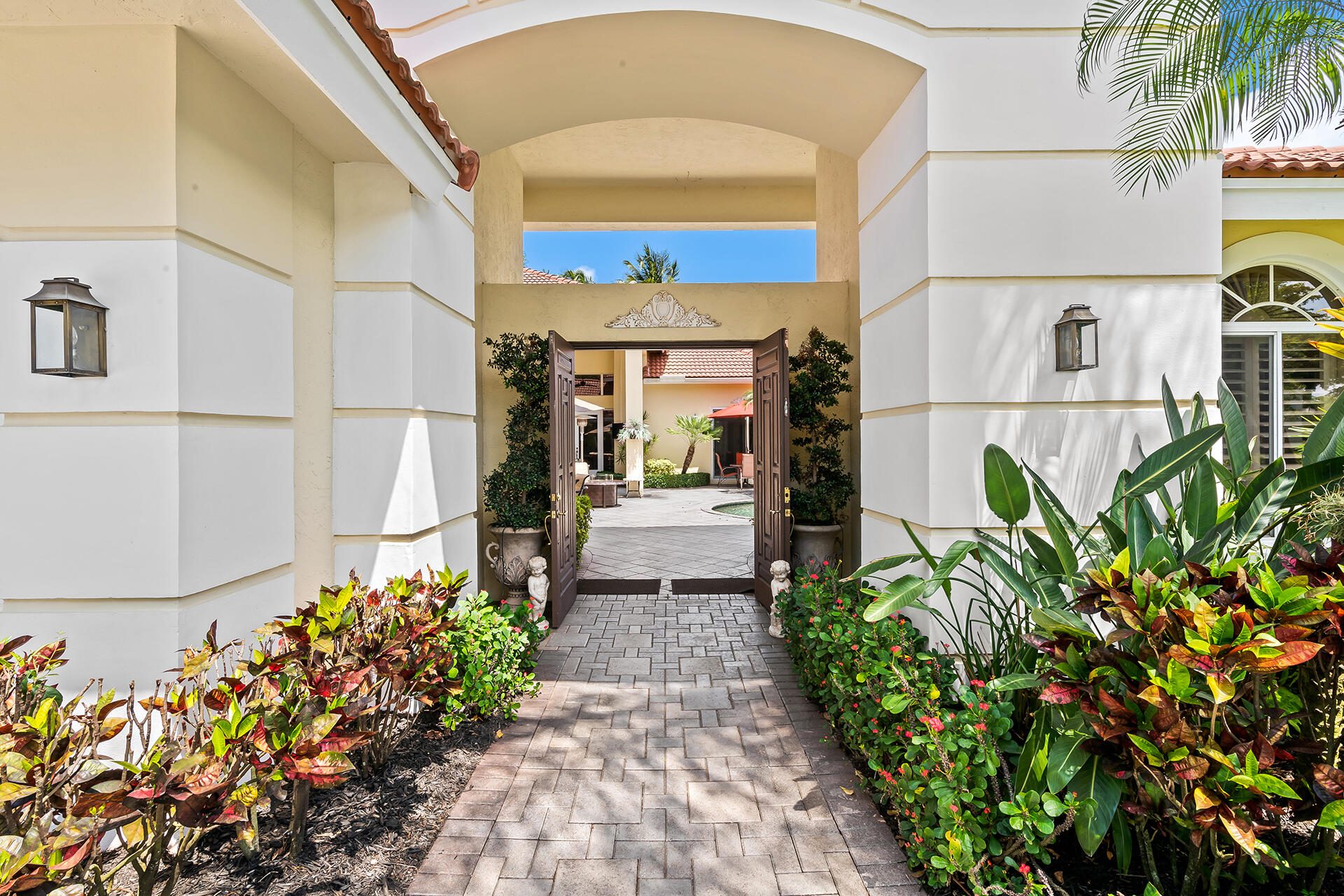 6302 Northwest 30th Avenue Boca Raton, FL 33496 - Photo 4 of 36 Front entryway