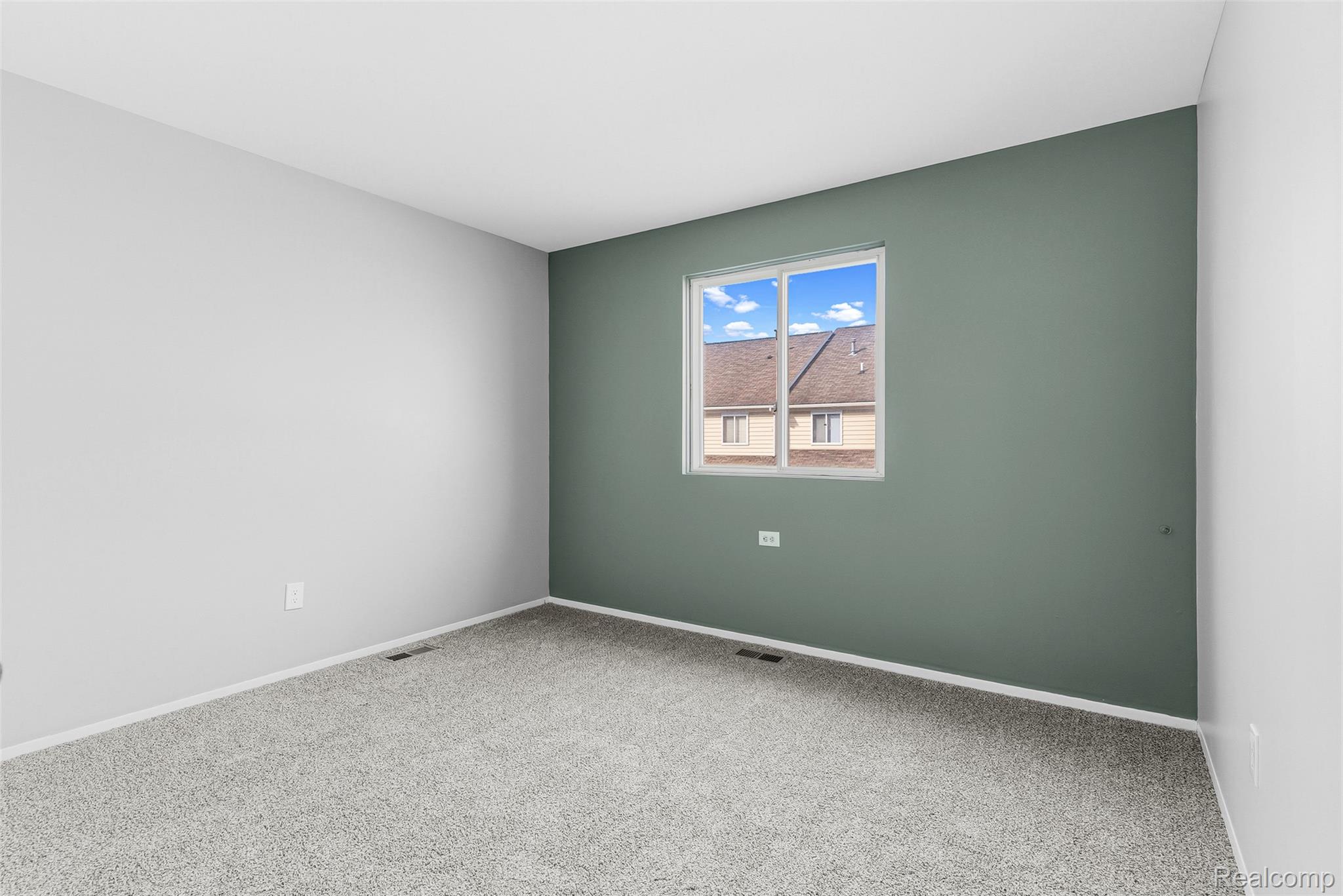 253 Stonegate West Pontiac, MI 48341 - Photo 24 of 40