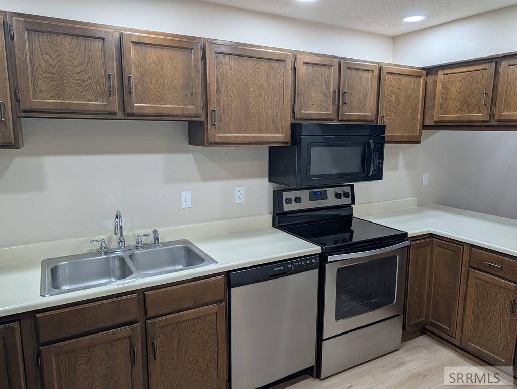 1544 Bench Road, Unit G3 Pocatello, ID 83201 - Photo 3 of 21