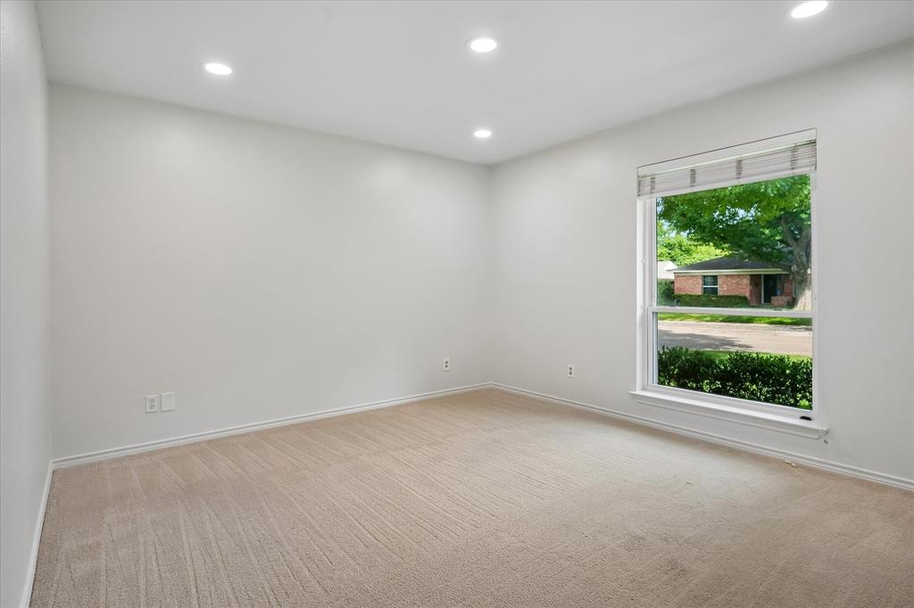 6455 Ridgemont Drive Dallas, TX 75214 - Photo 22 of 40