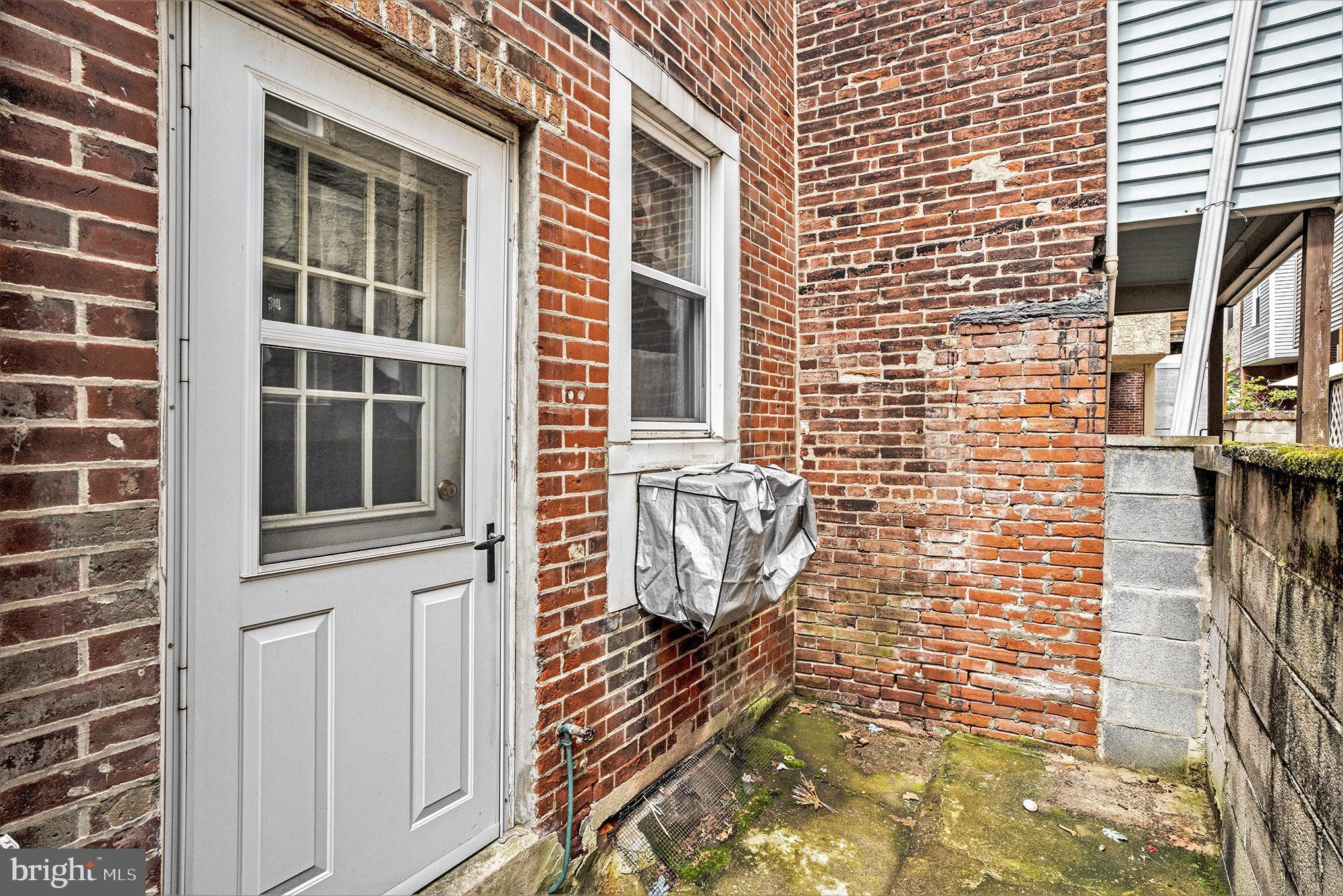527 Christian Street Philadelphia, PA 19147 - Photo 25 of 28 a view of a door of the house