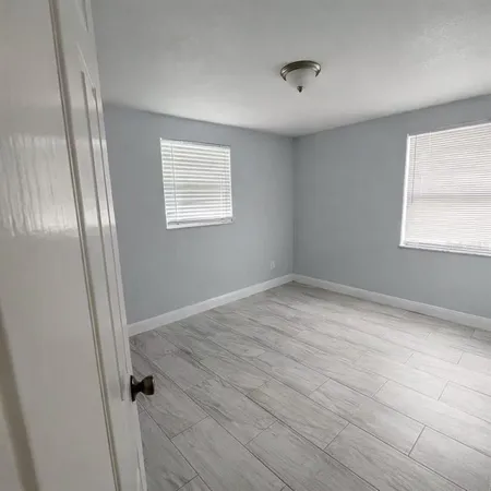 $1,795 | 8714 North Linda Court, Tampa, FL 33604