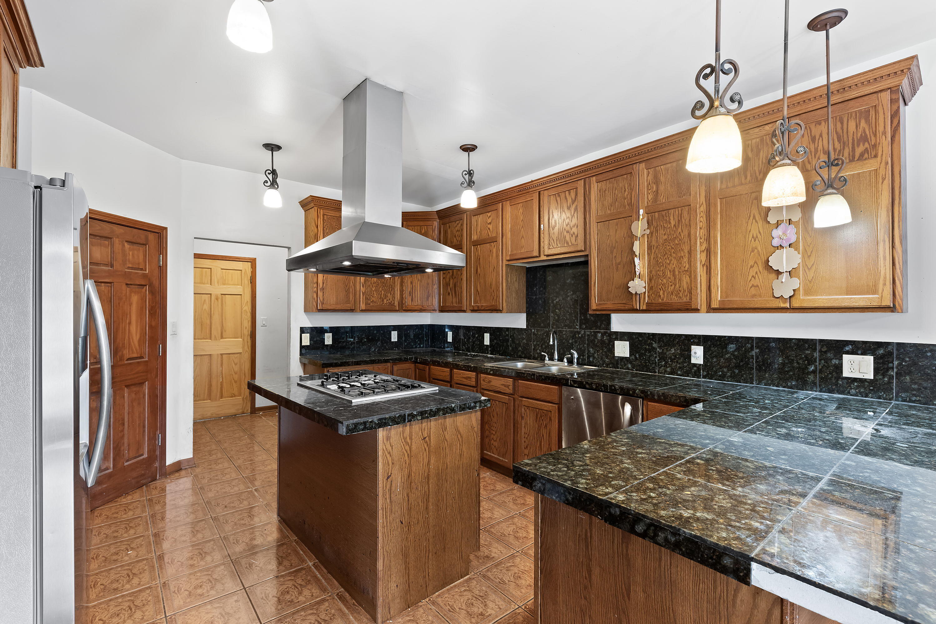 2166 Johnson Street Gary, IN 46407 - Photo 9 of 30 2996x2000