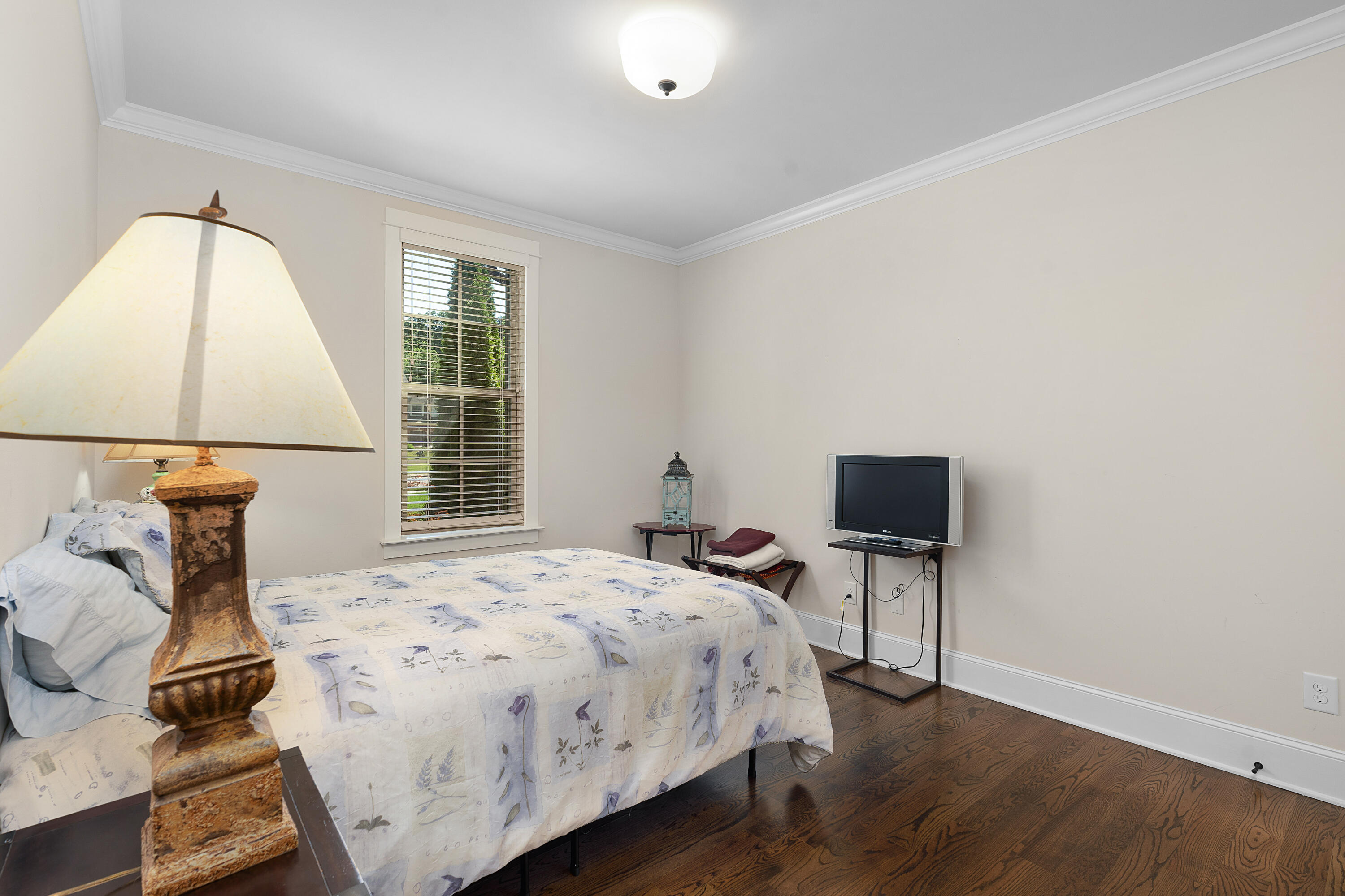 3 Ives Lake Road Signal Mountain, TN 37377 - Photo 37 of 78 35 - 3 Ives Lake Rd - Interiors