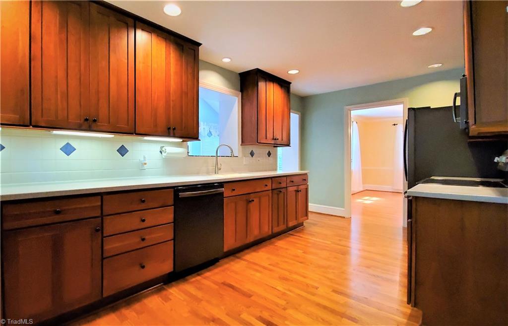 Kitchen 1