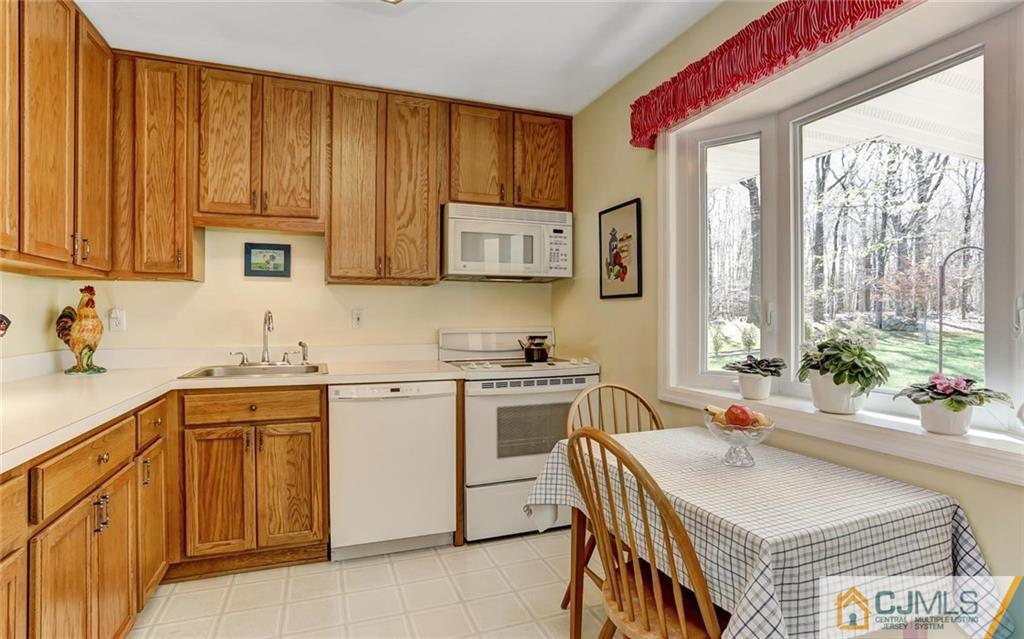 14 Wheeler Road Kendall Park, NJ 08824 - Photo 2 of 21 Gallery Image 2