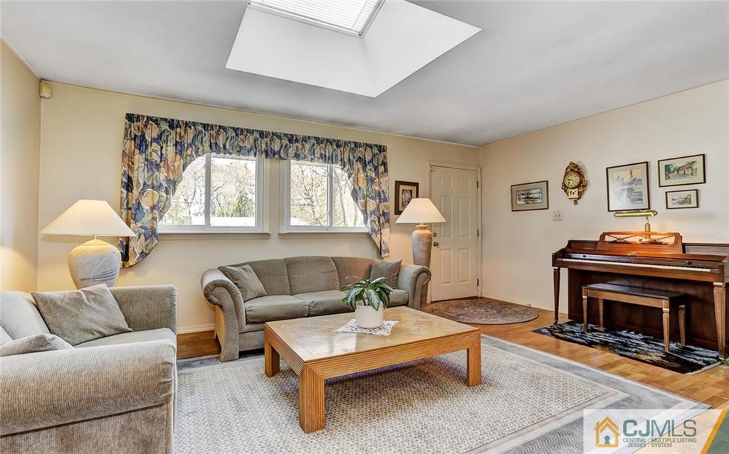 14 Wheeler Road Kendall Park, NJ 08824 - Photo 7 of 21 Gallery Image 7