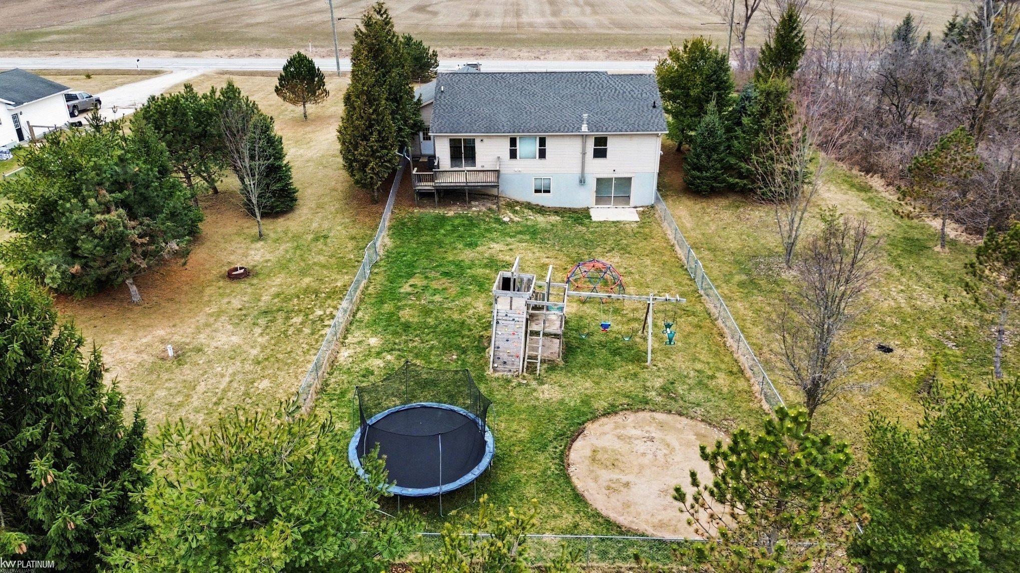 8696 Wildcat Road Jeddo, MI 48032 - Photo 5 of 31