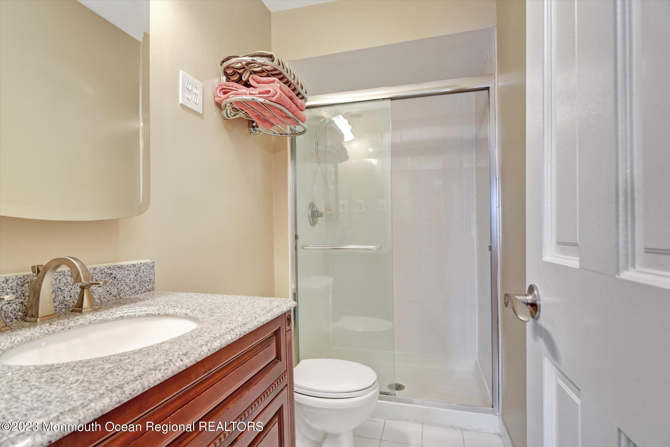 32 Balmoral Court Aberdeen, NJ 07747 - Photo 15 of 26 19-Master Bathroom