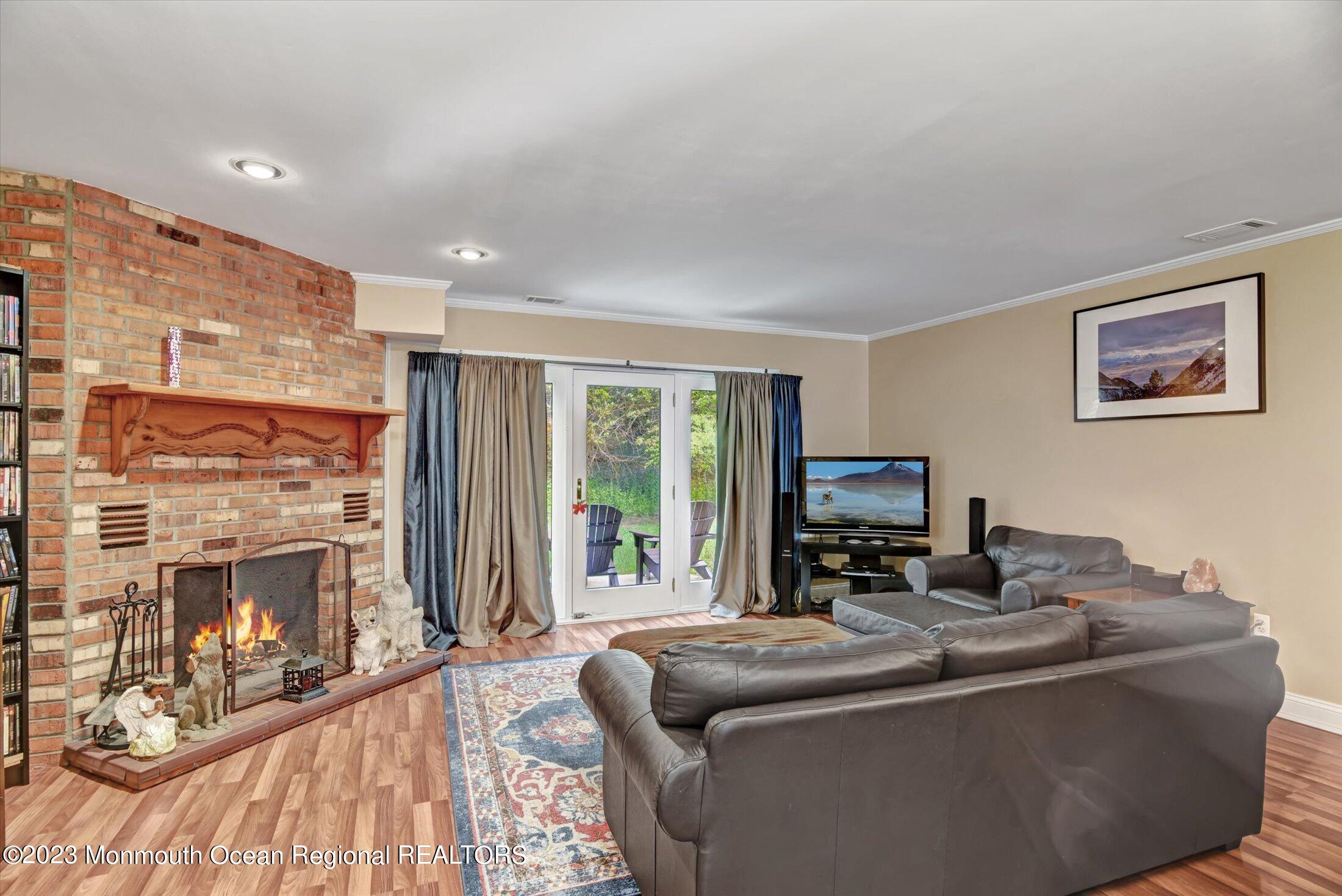 32 Balmoral Court Aberdeen, NJ 07747 - Photo 2 of 26 04-Living Room