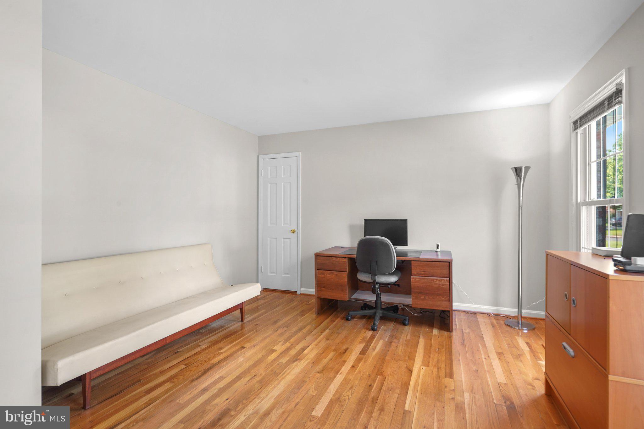 13800 Turnmore Road Silver Spring, MD 20906 - Photo 19 of 39 Private Home Office