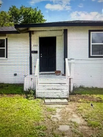 $110,000 | 202 North Commerce Street, Mart, TX 76664
