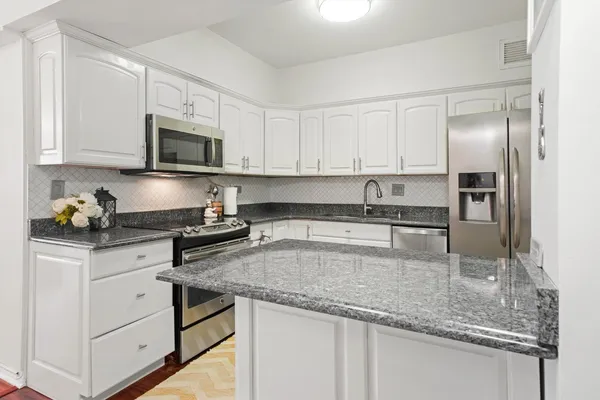 $3,700 | 175 East Delaware Place, Unit 5712, Chicago, IL 60611