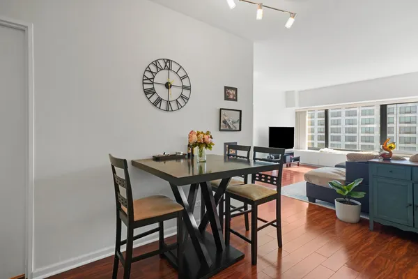 $3,700 | 175 East Delaware Place, Unit 5712, Chicago, IL 60611