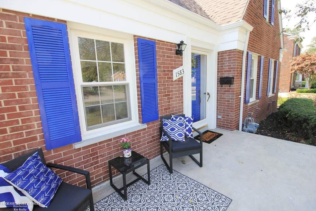 1583 Hawthorne Road Grosse Pointe Woods, MI 48236 - Photo 4 of 30