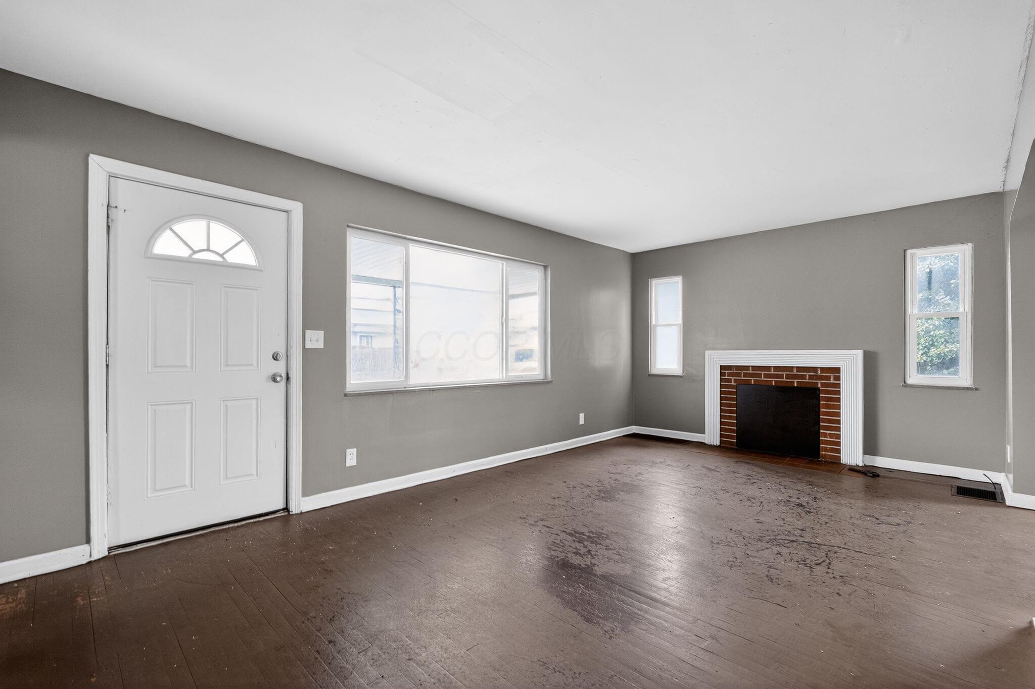 161 South James Road Columbus, OH 43213 - Photo 2 of 34