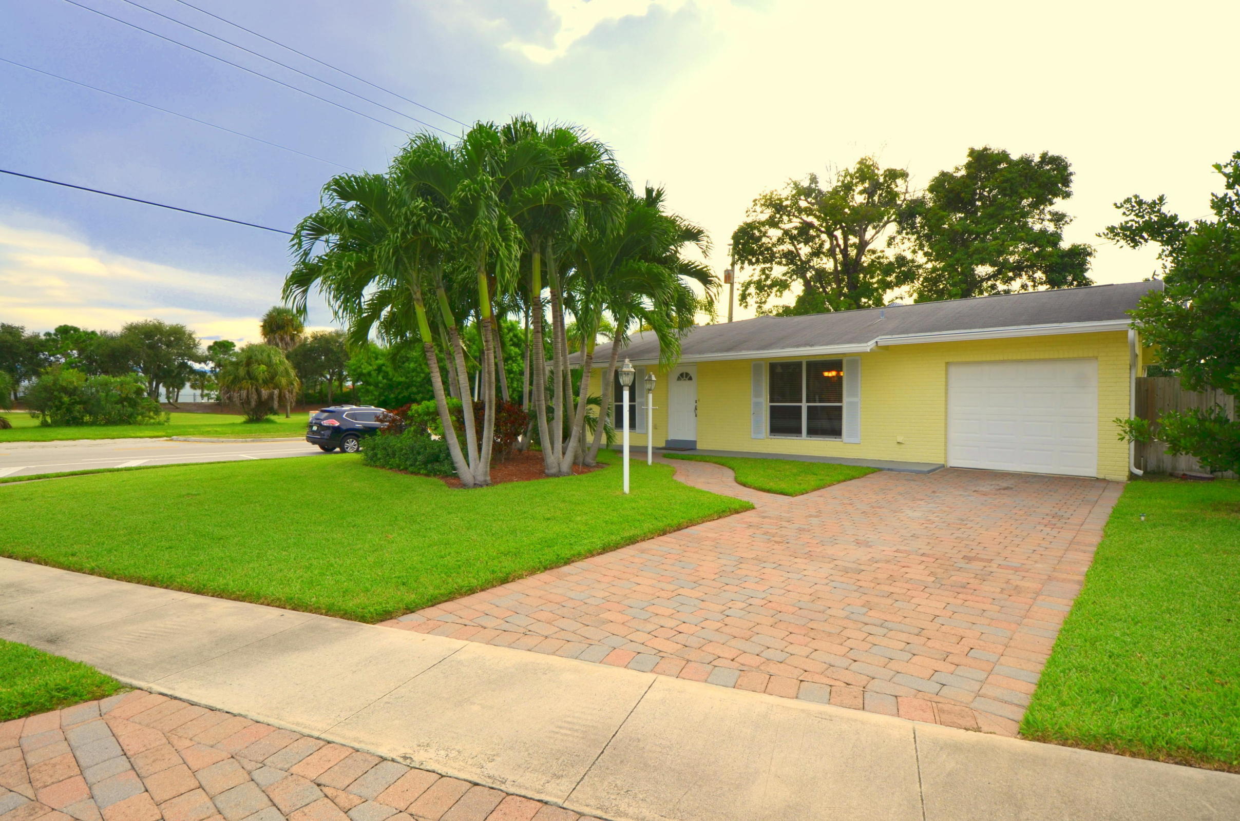 22219 Southwest 63rd Avenue Boca Raton, FL 33428 - Photo 5 of 20 Front