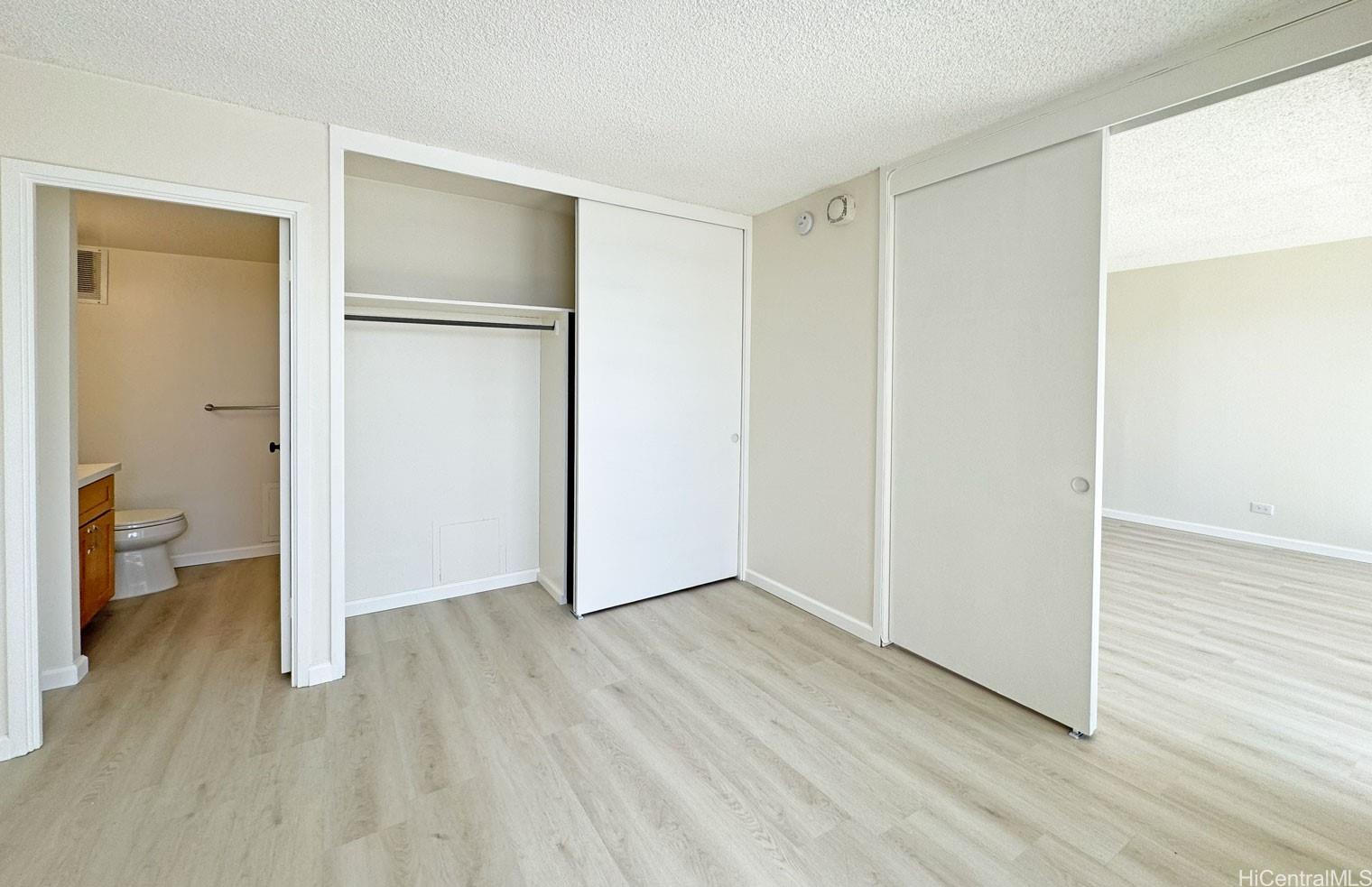 927 Prospect Street, Unit 202 Honolulu, HI 96822 - Photo 6 of 18 Primary Bedroom