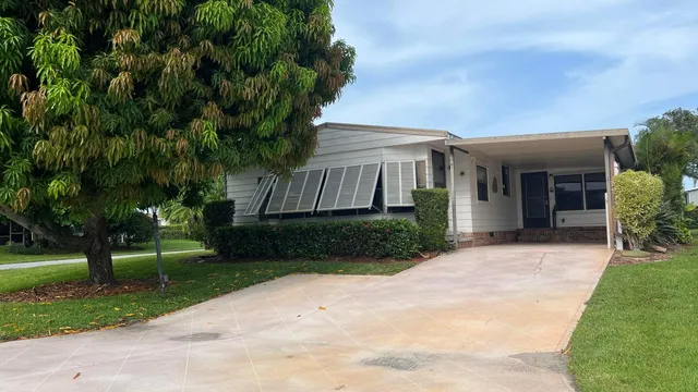 front view of house with a yard