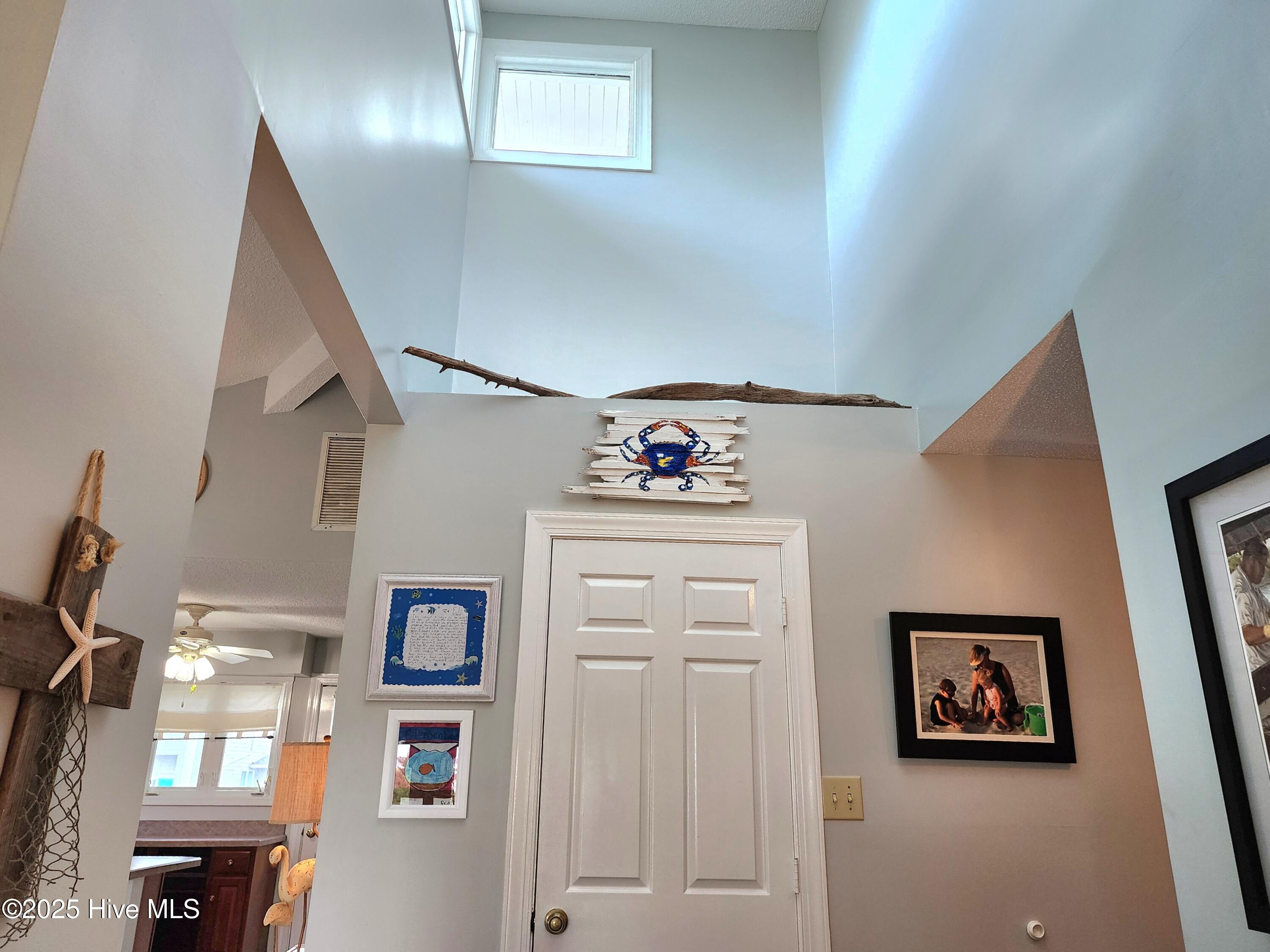800 Country Club Road, Unit 36 Morehead City, NC 28557 - Photo 23 of 56 Hallway 2