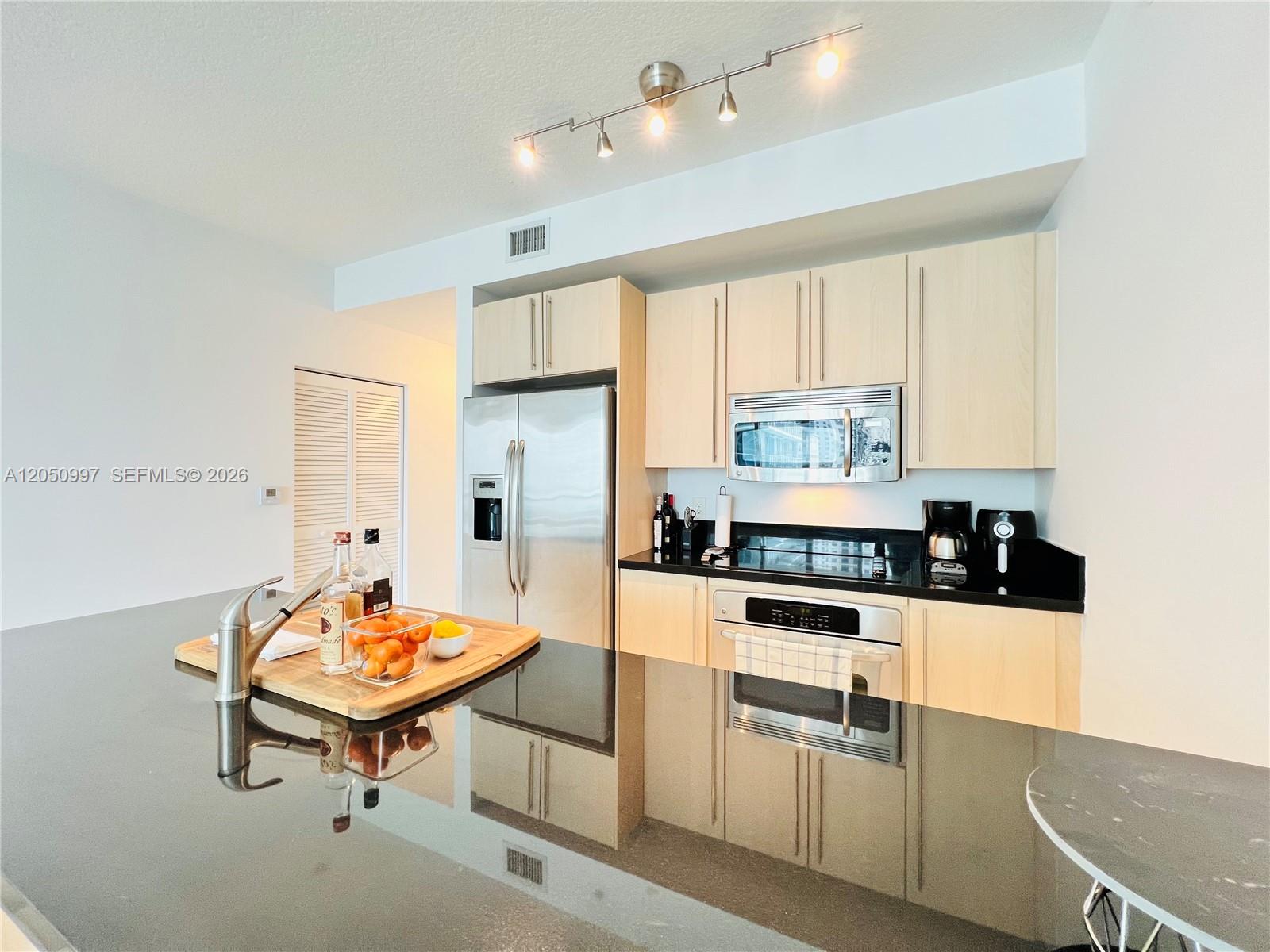 79 Southwest 12th Street, Unit 1510S Miami, FL 33130 - Photo 21 of 56