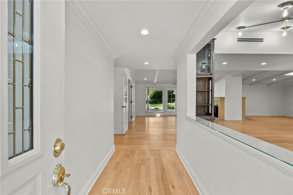 6022 Elba Place Woodland Hills, CA 91367 - Photo 3 of 59