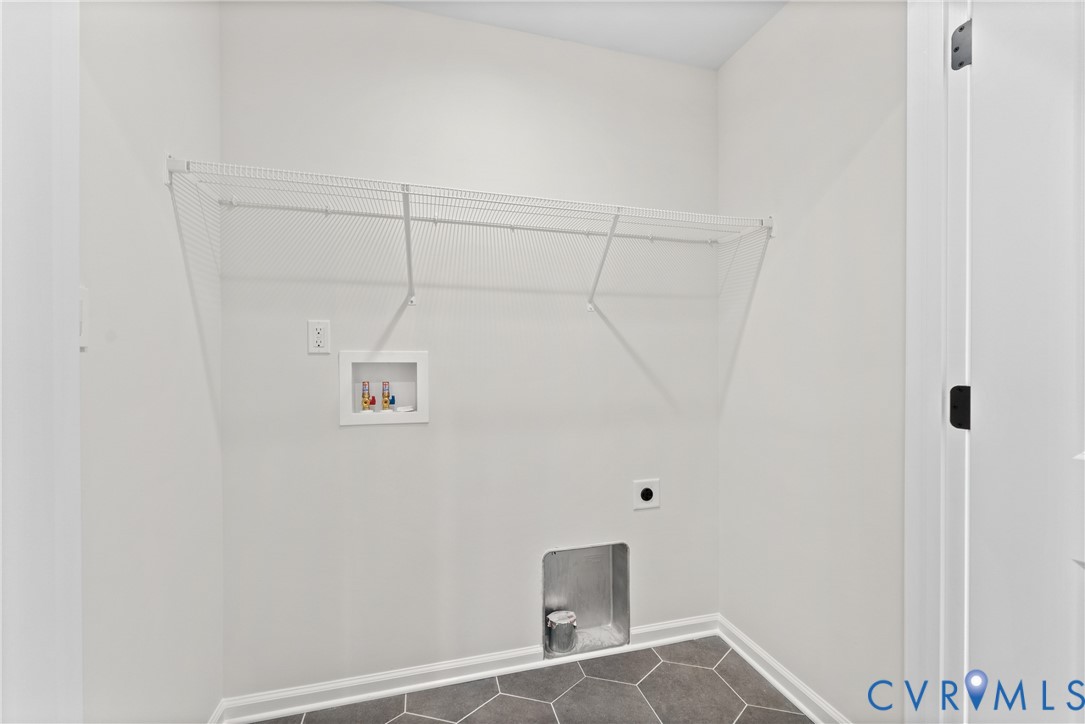 887 Campers Lane Ruther Glen, VA 22546 - Photo 26 of 42 a view of a hallway