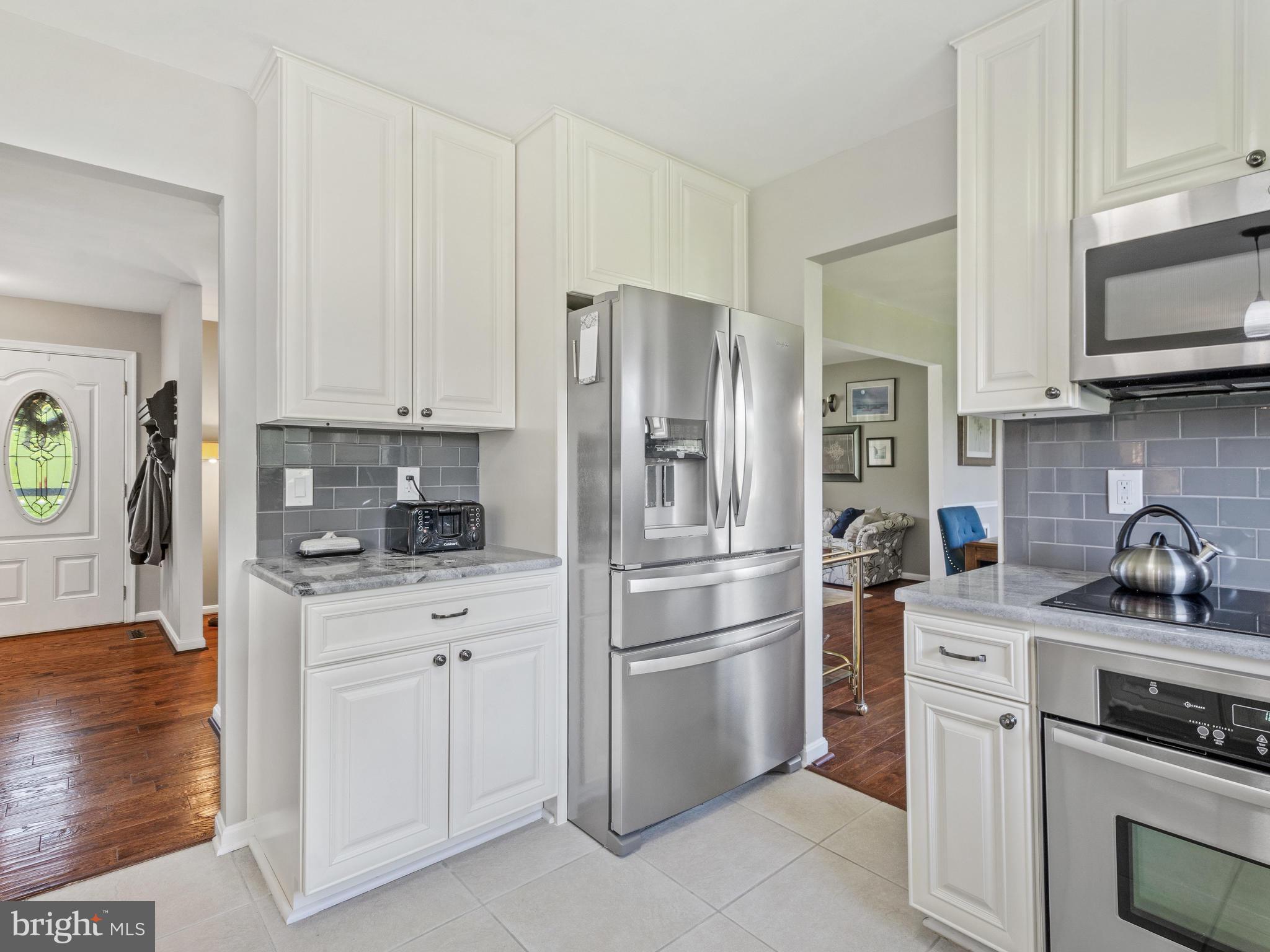 6627 Wind Ridge Road Mount Airy, MD 21771 - Photo 14 of 33 Newer Stainless Appliances
