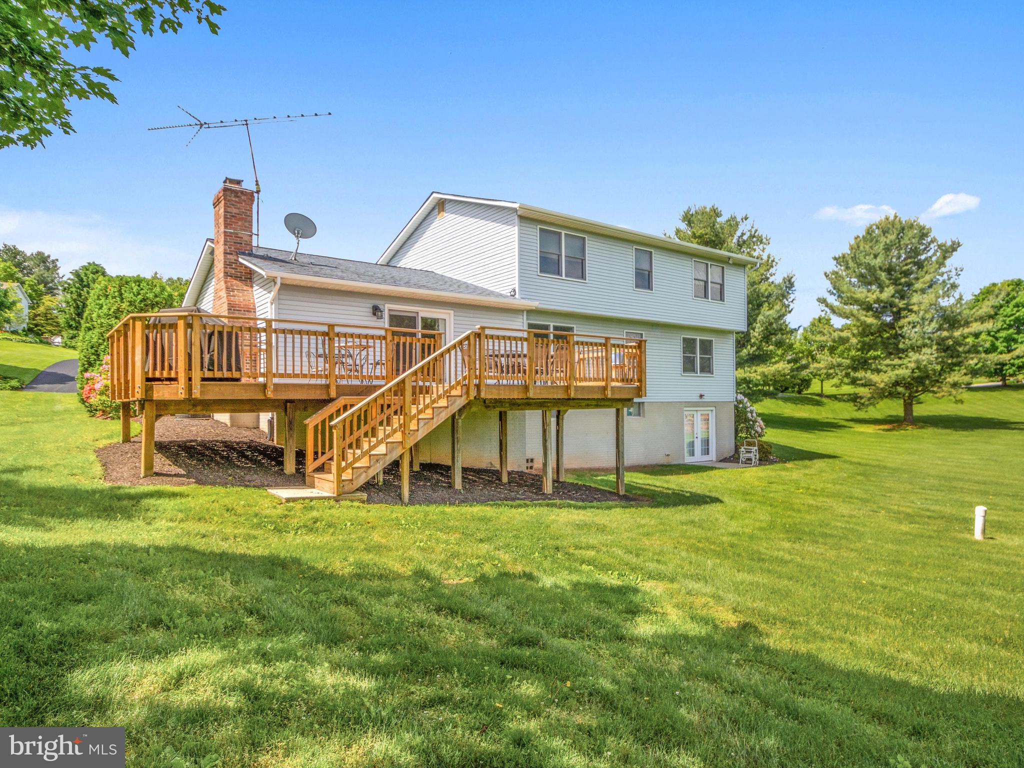 6627 Wind Ridge Road Mount Airy, MD 21771 - Photo 31 of 33 Perfect for summer BBQ and outdoor Fun!