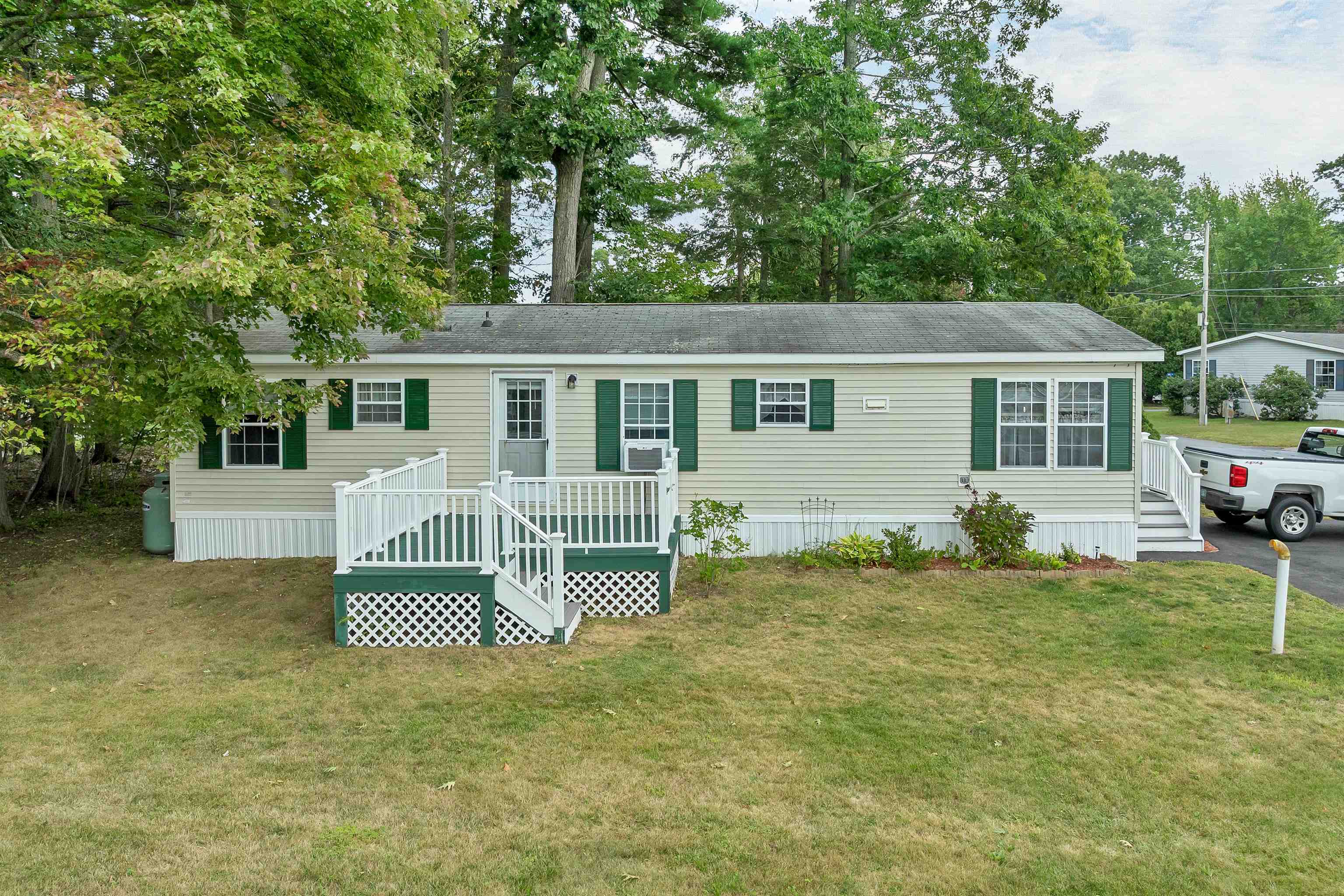 25 Hawthorne Road North Hampton, NH 03862 - Photo 25 of 38 Gallery Image 25